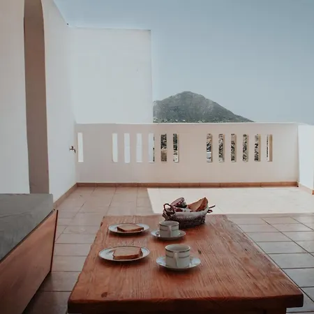 House Nyaraló *